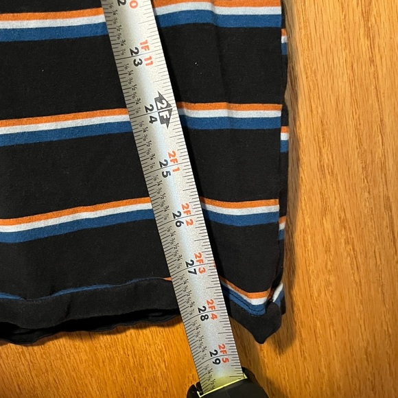 Nike Men's Navy Tee with Blue and White Stripes - Picture 6 of 9